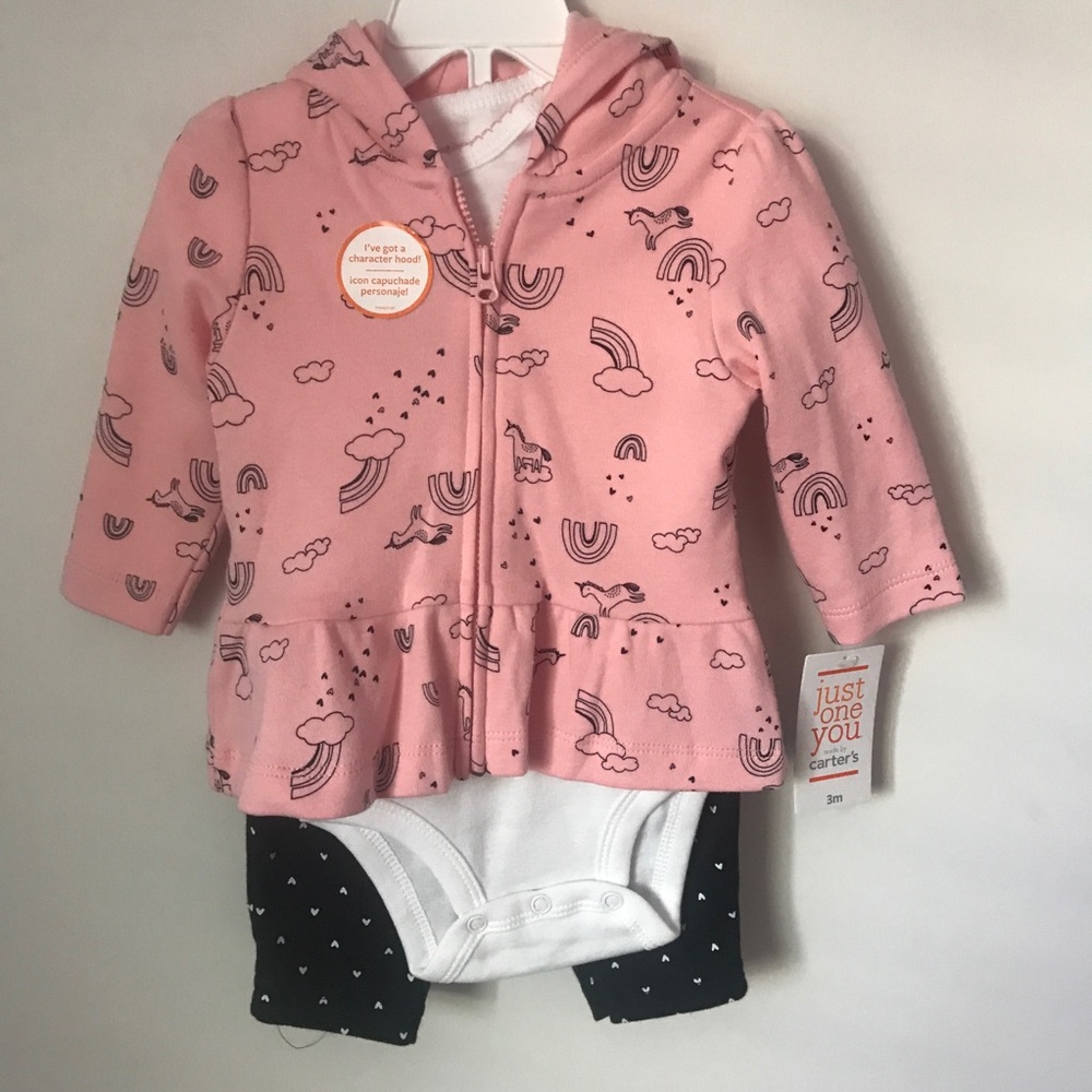 NWT Carter’s baby girl matching set